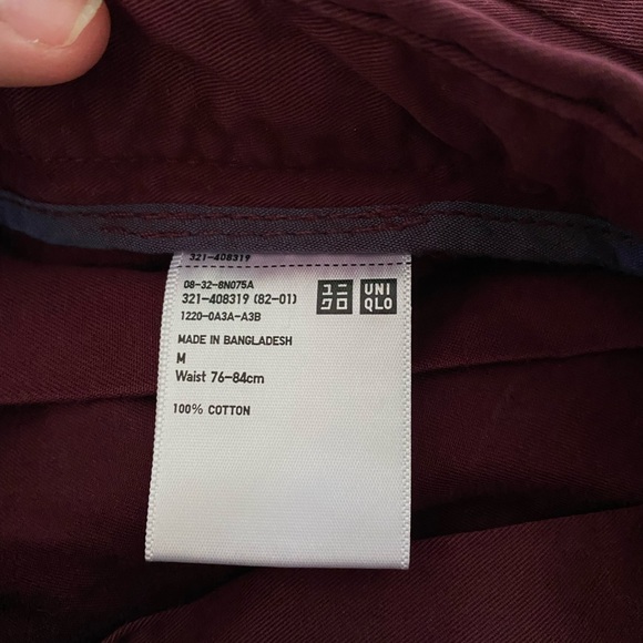 Uniqlo men’s burgundy shorts - Picture 3 of 4